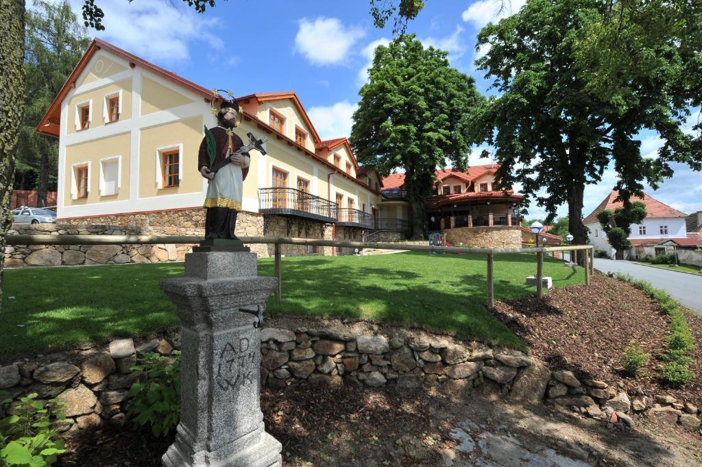 Hotel Gold Chotoviny Buitenkant foto